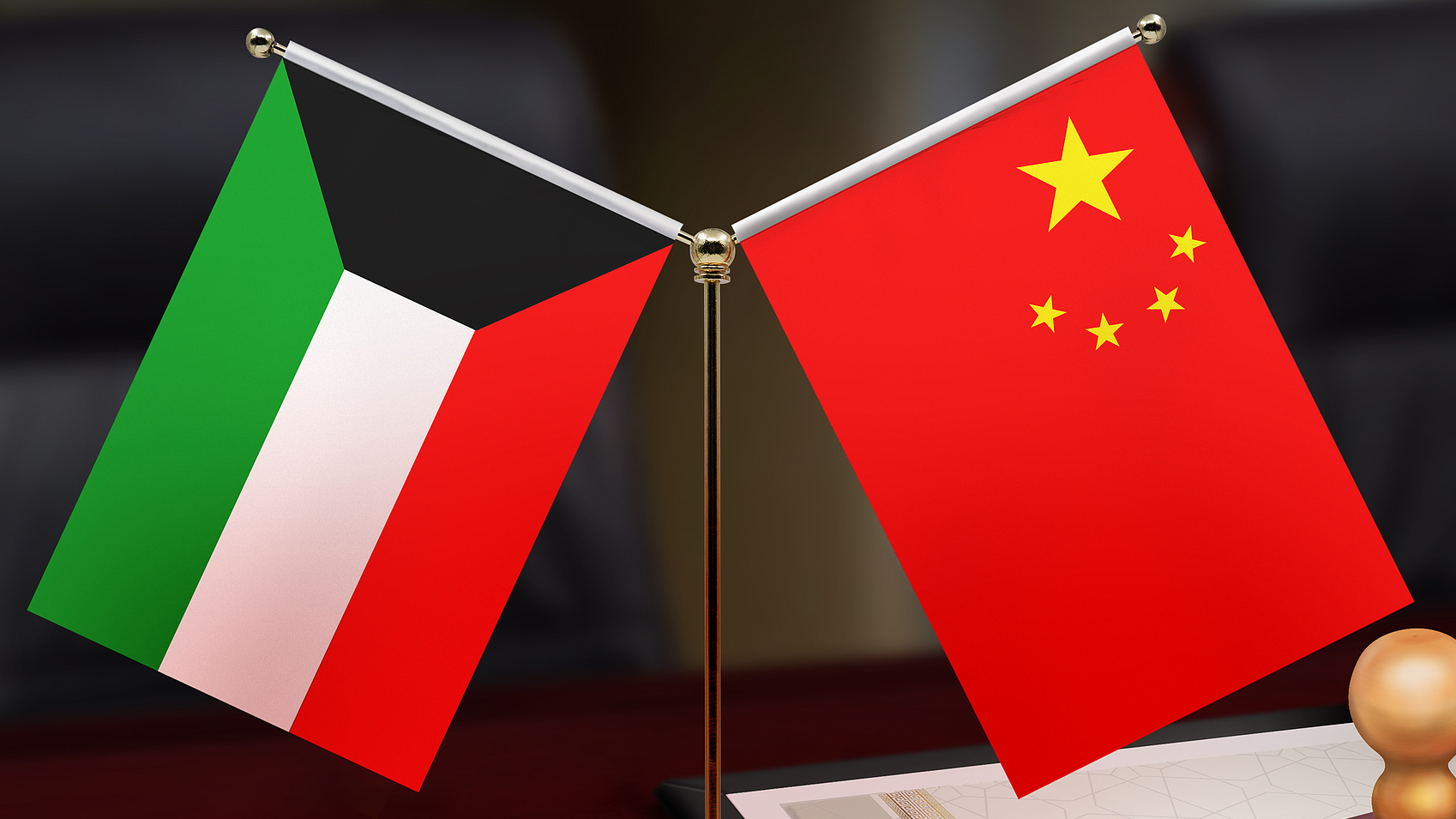 Chinese FM holds phone talks with Kuwaiti counterpart