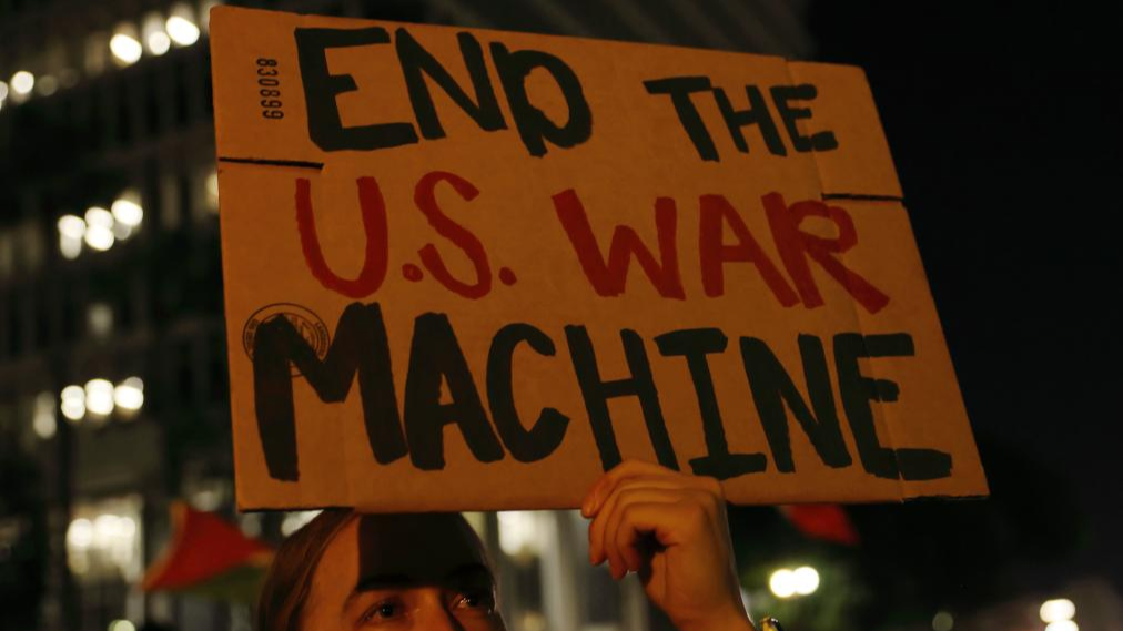 People protest against US military attacks on Iran in Los Angeles, the United States, March 2, 2026. /Xinhua