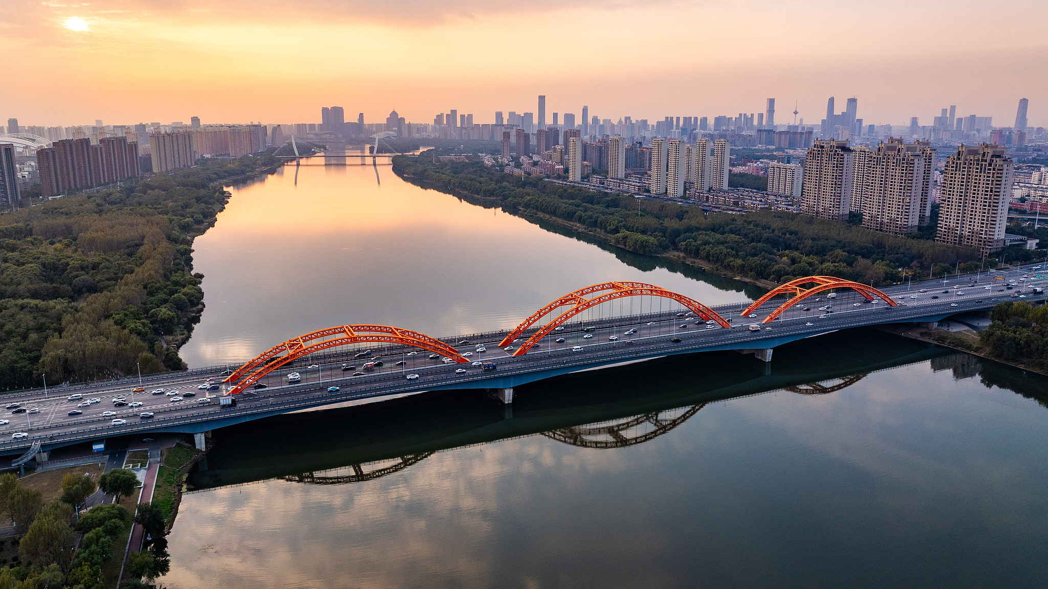 Live: A visual feast along Hunhe River in Shenyang City