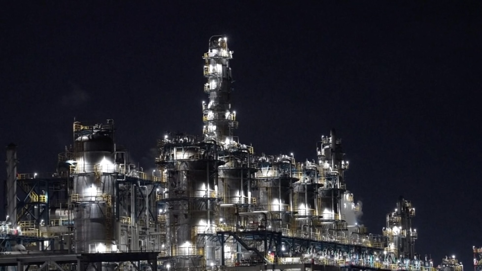 Popular racing film spurs visits to shooting location in Ningbo