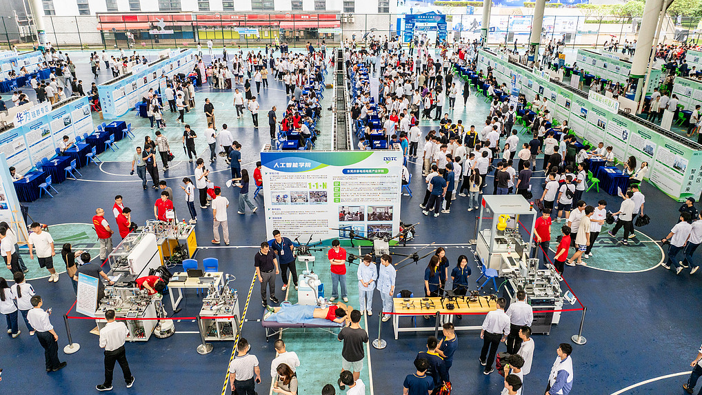 A career fair dedicated to artificial intelligence(AI) and the robotics industry in Dongguan, south China's Guangdong Province, May 7, 2025. /VCG