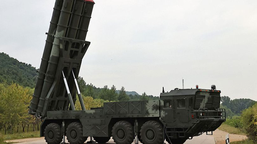 File photo of a 600mm rocket launcher developed by the Defense Industrial Corporation at an undisclosed location in the DPRK. /VCG
