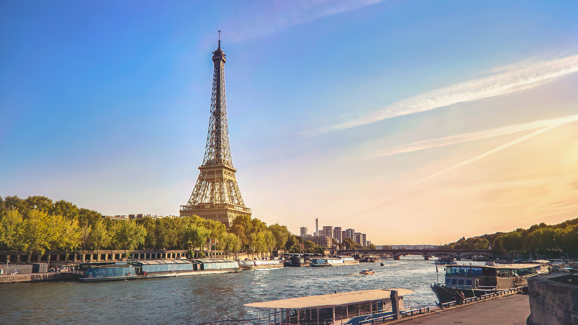 Live: Reporter's on-site take into China-US talks in Paris