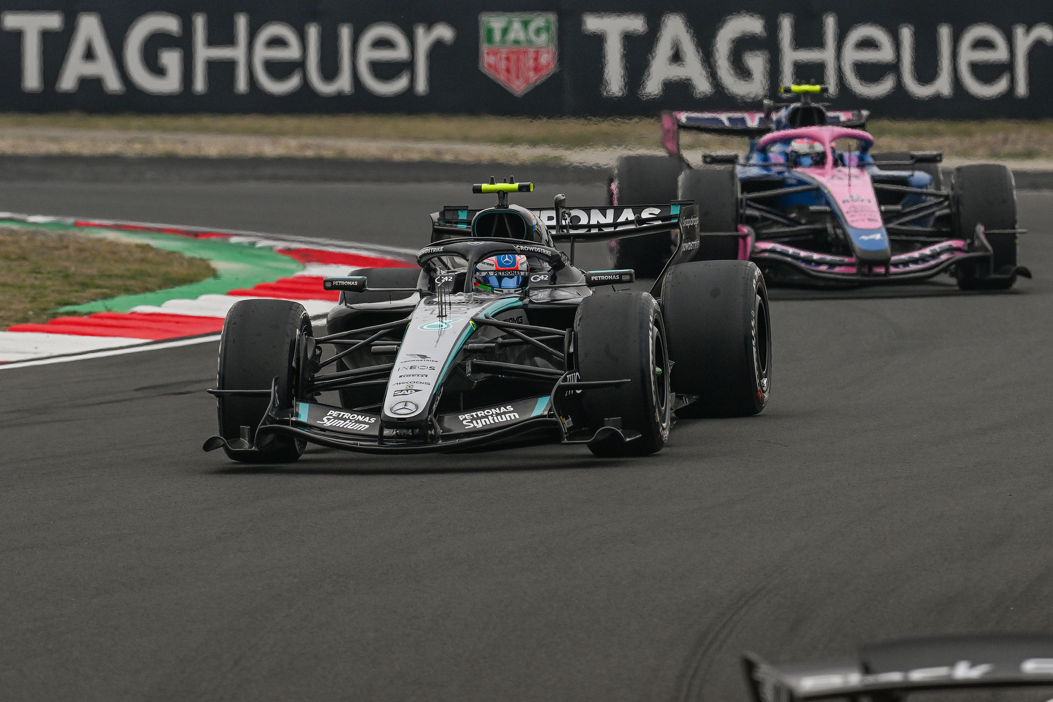 Kimi Antonelli (C) of Mercedes competes in the Formula 1 Chinese Grand Prix in east China's Shanghai Municipality, March 15, 2026. /VCG