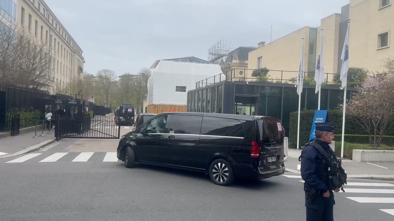 China-US economic and trade talks underway in Paris