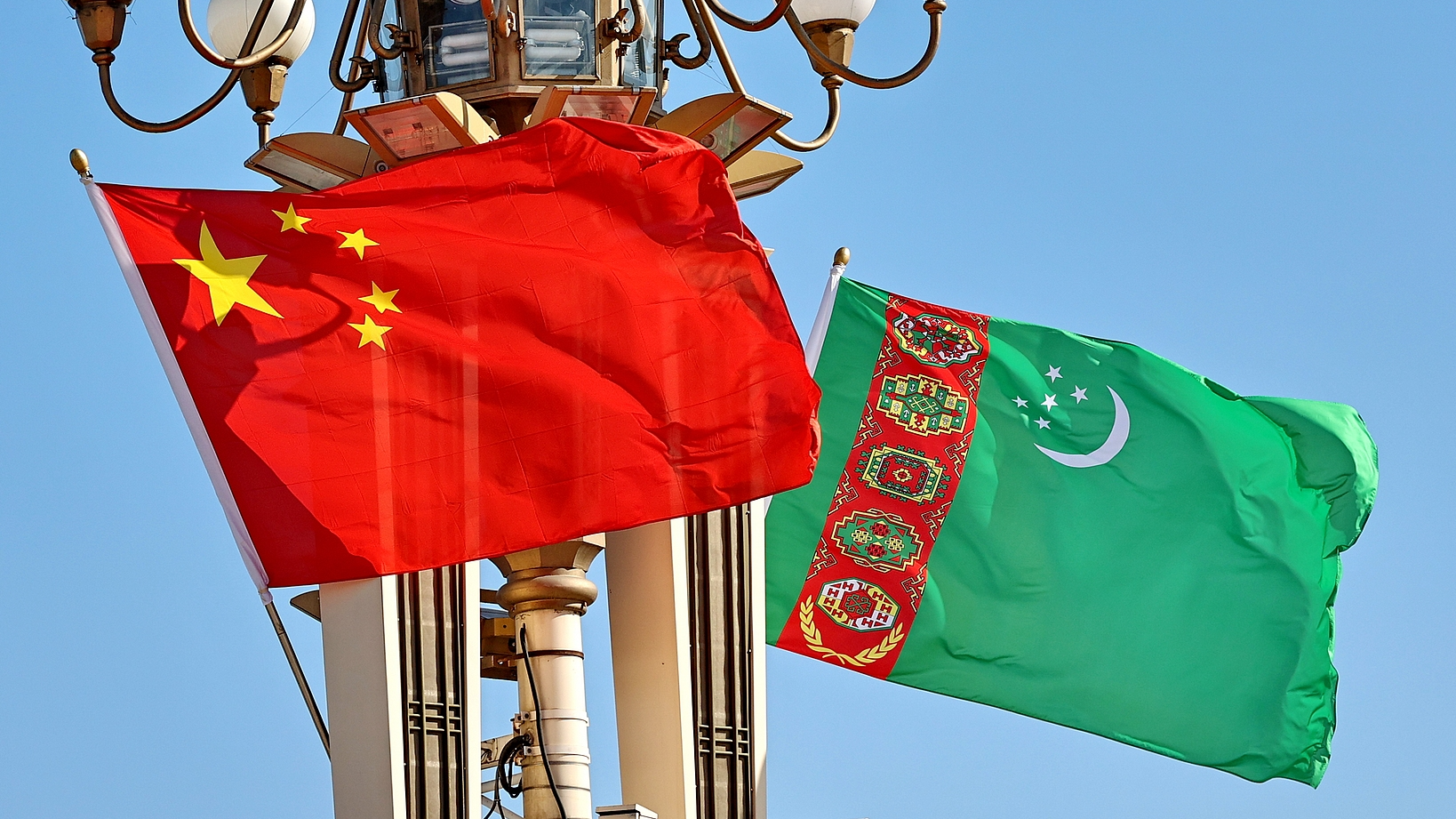 Xi meets Turkmen national leader and Halk Maslahaty chairman