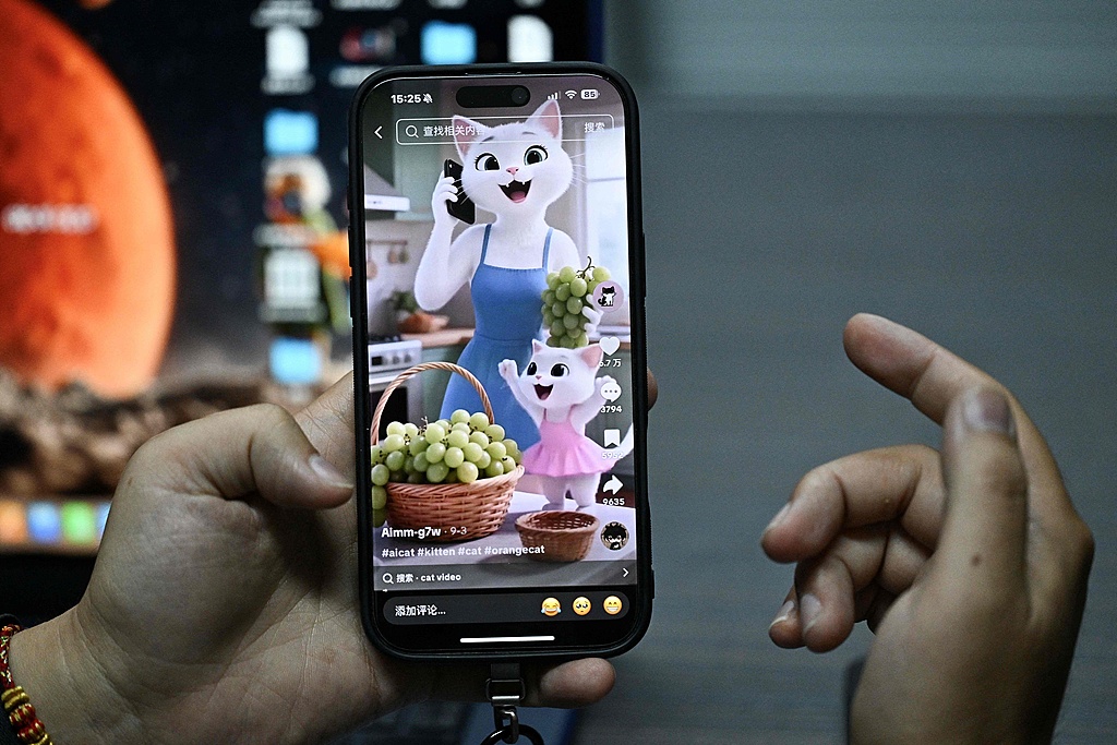 AI-generated microdramas are the latest social media craze that has users hooked to their phones. /VCG