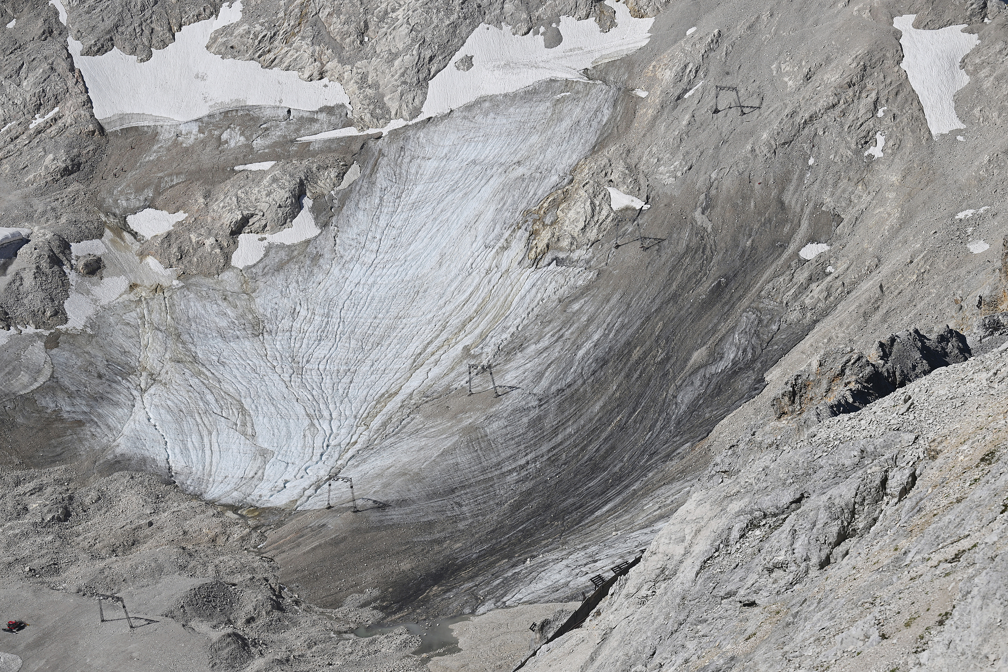 There is hardly any snow on the Nordlichen Schneeferner glacier on the Zugspitzplatt, Grainau, Germany, August 8, 2025. /VCG