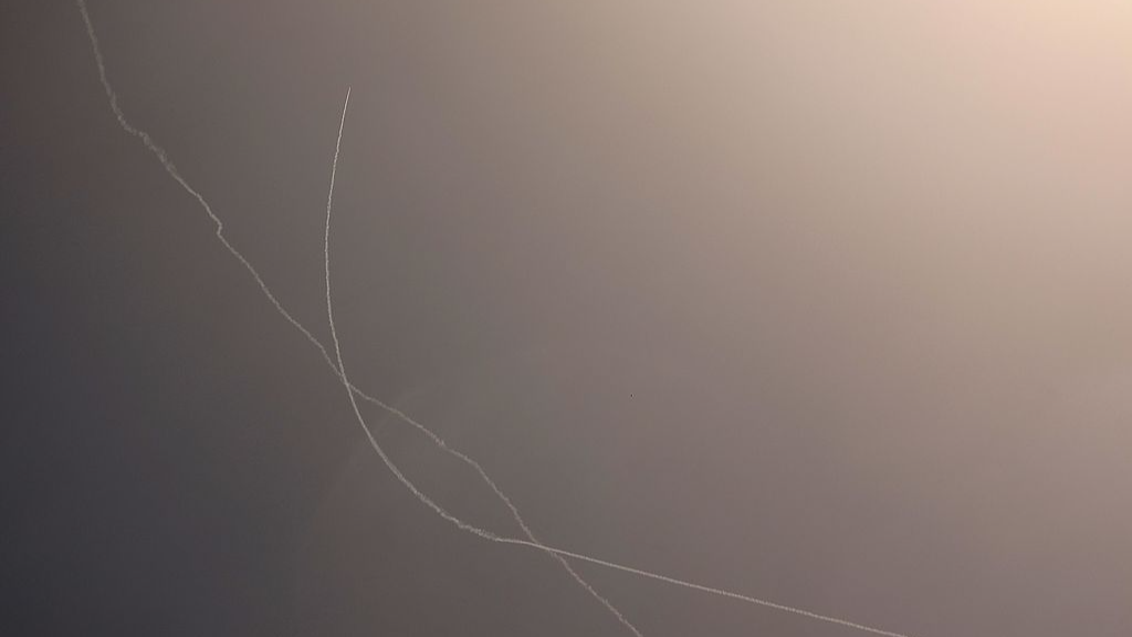 Israel and Iran launch new wave of attacks as crisis deepens