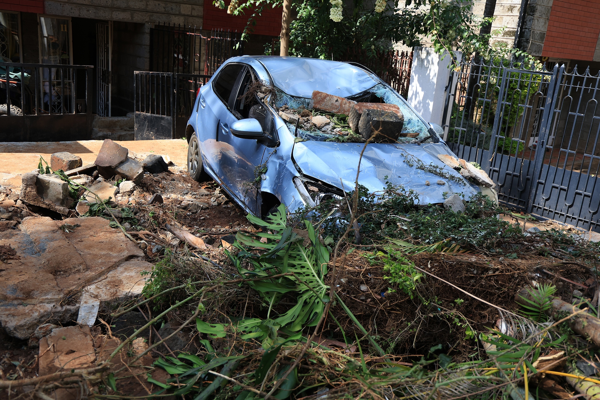 A damaged car in Nairobi, Kenya, March 15, 2026. /VCG