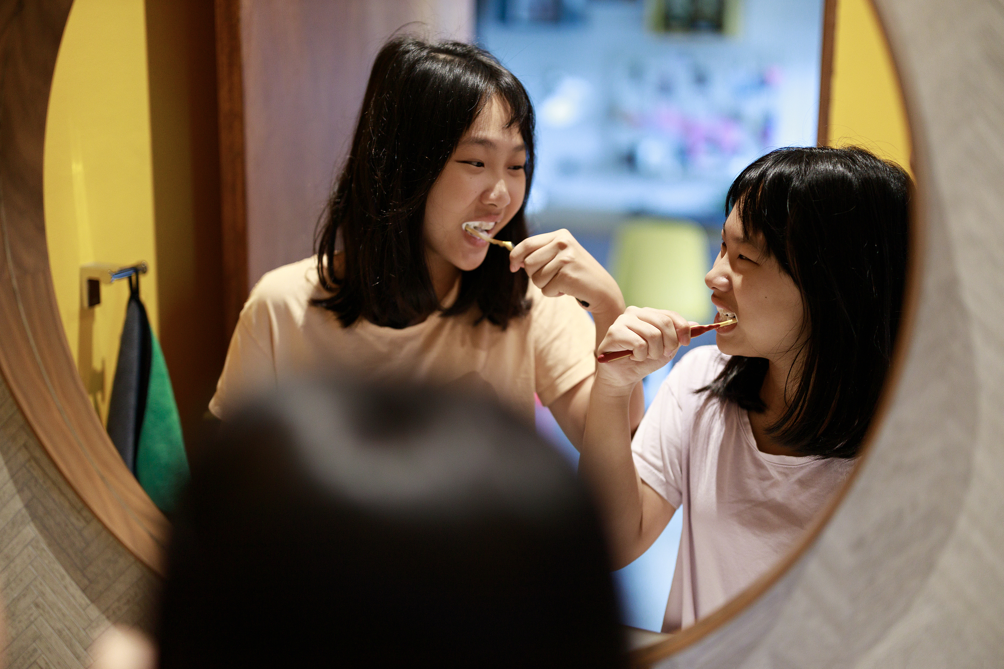 Brush teeth thoroughly every day. /CFP