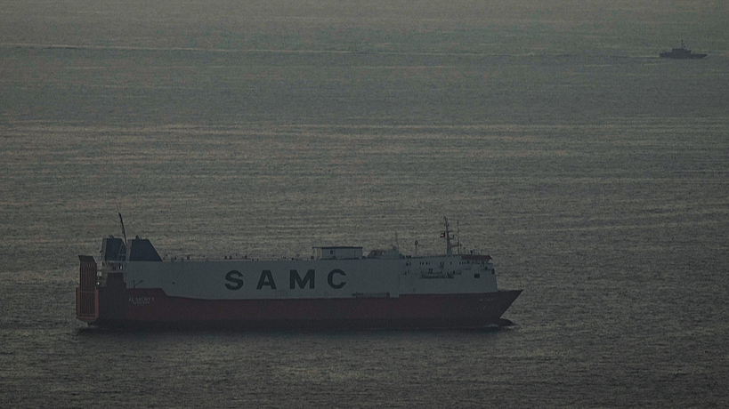 US allows 30-day window for Iranian oil sales at sea amid supply gaps