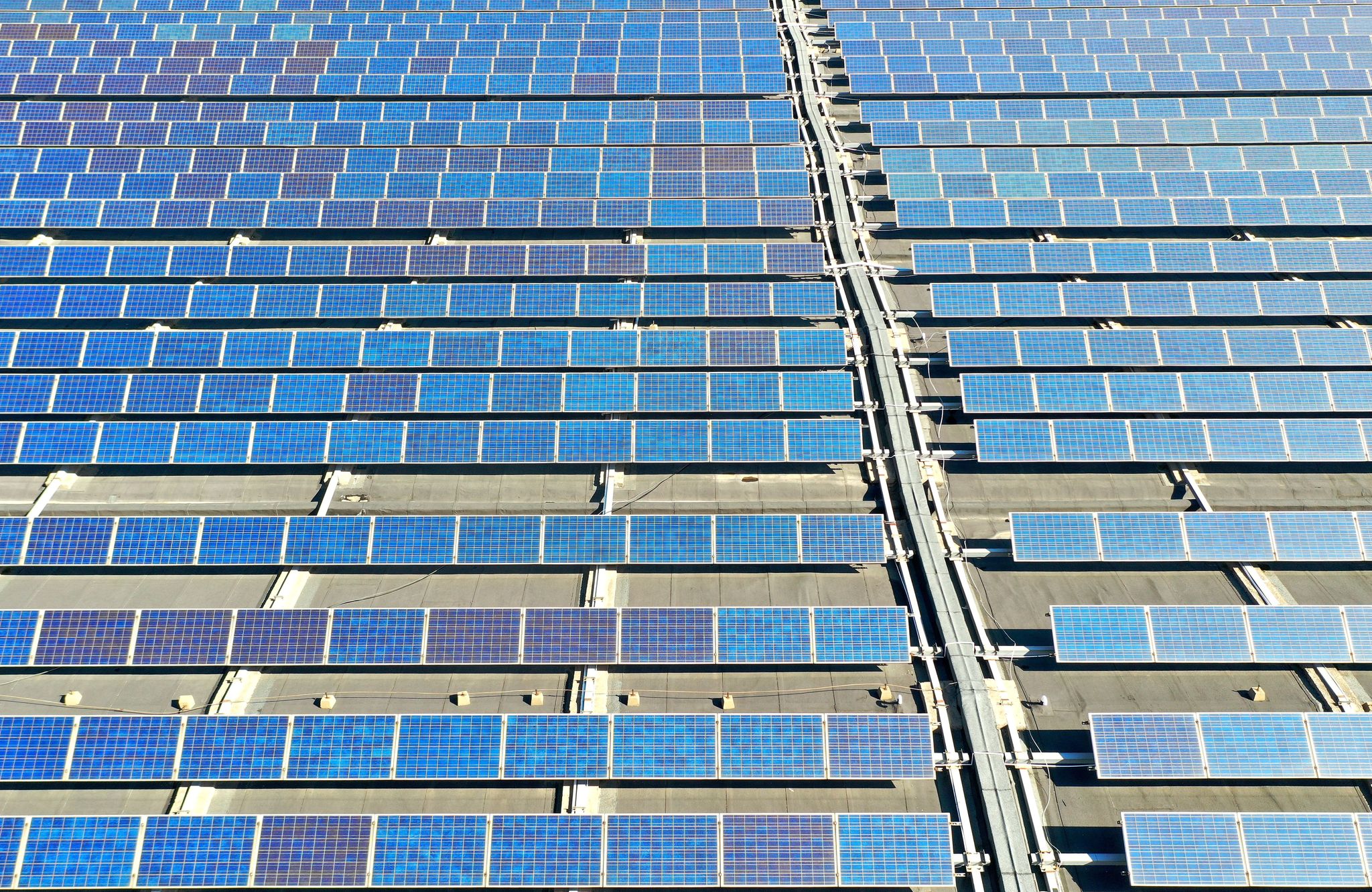 A solar roof photovoltaic power generation facility in an industrial park, Qingdao, Shandong Province, China,  September 5, 2025. /VCG