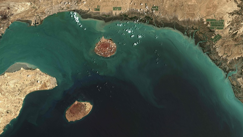 Trump threatens to hit Iran's power plants if Strait of Hormuz not opened within 48 hours