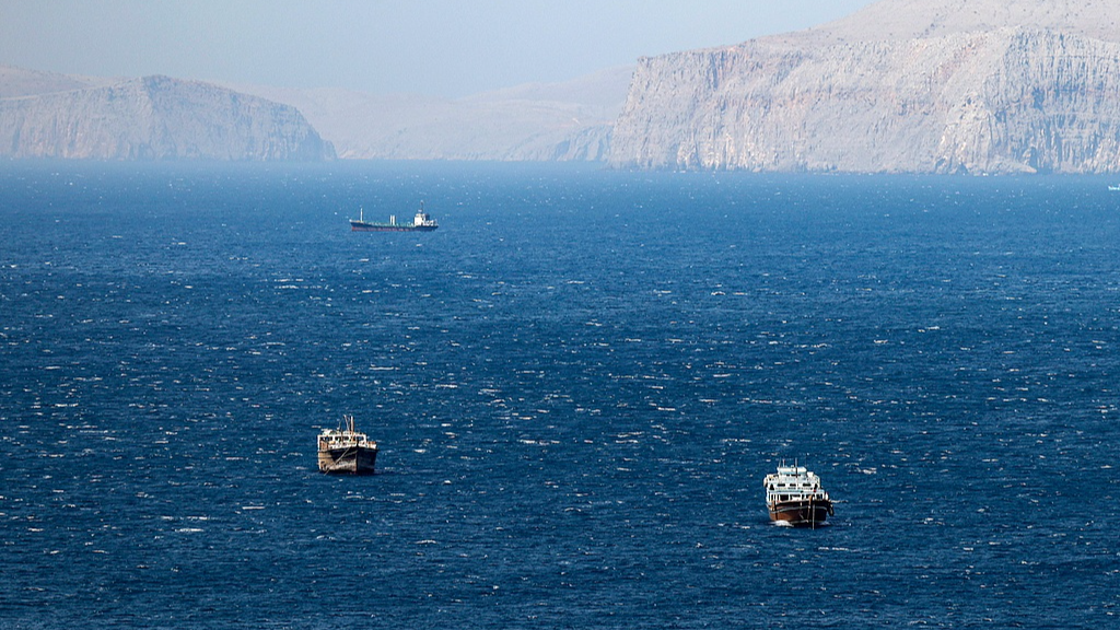 Trump: Will hit Iran's power plants if Strait of Hormuz not reopened