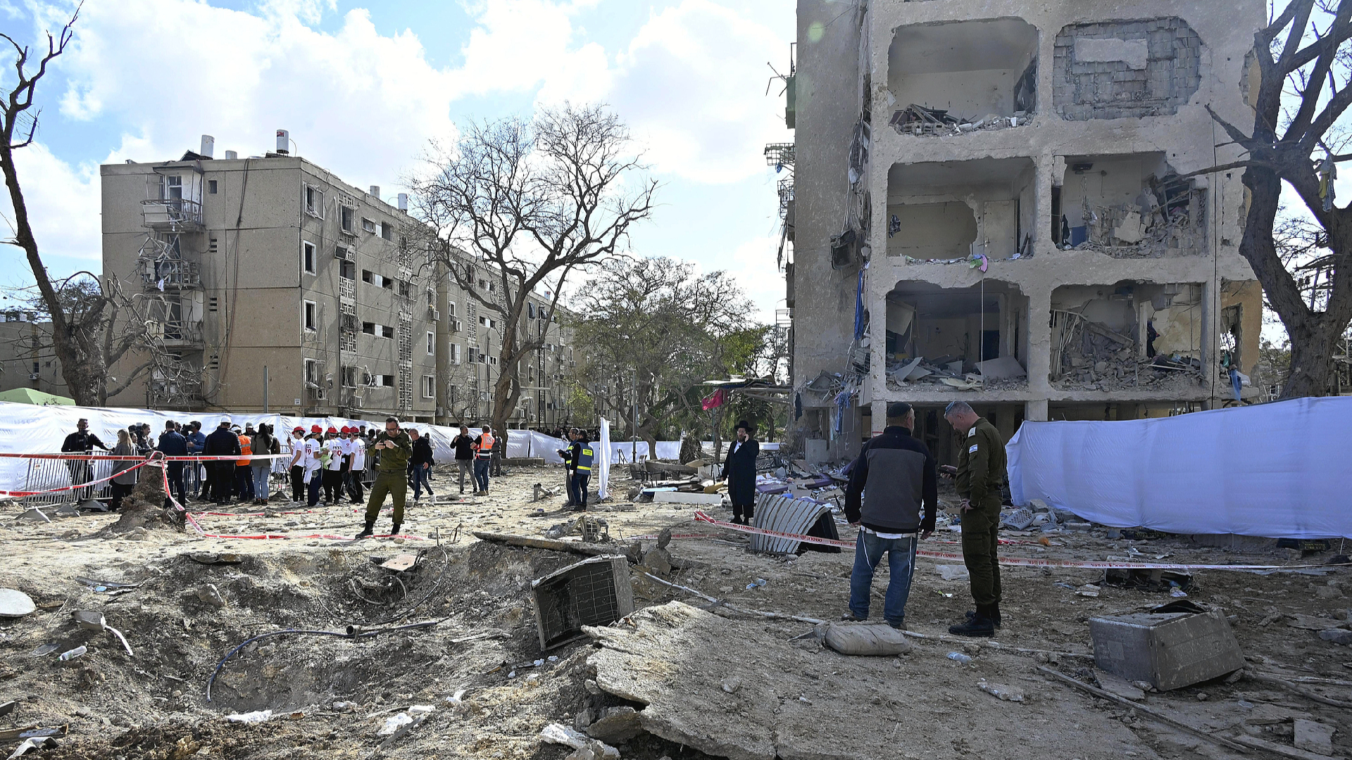 China urges nationals to leave Israel as security risks escalate