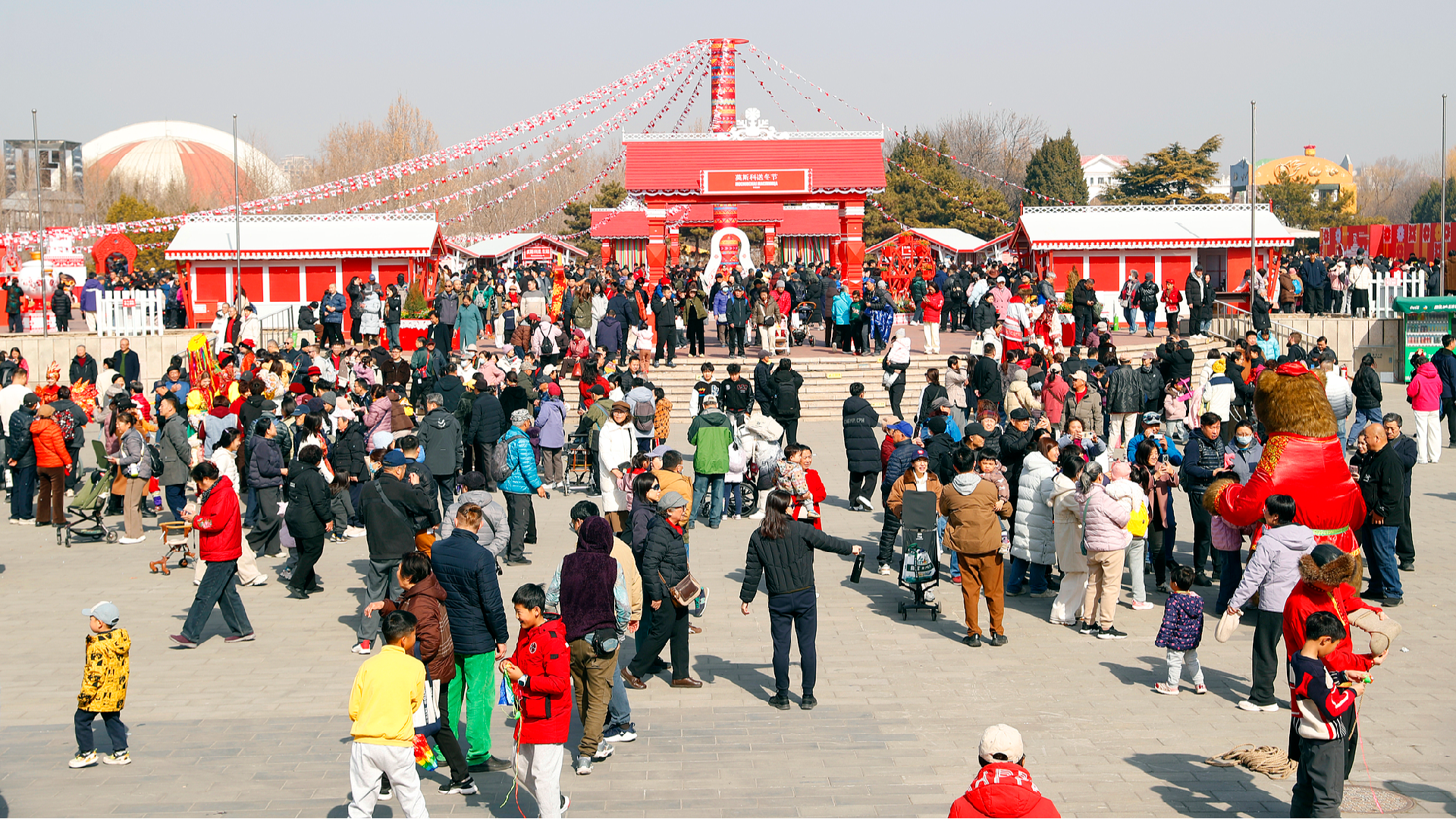 Senior Chinese legislator urges closer China-Russia exchanges