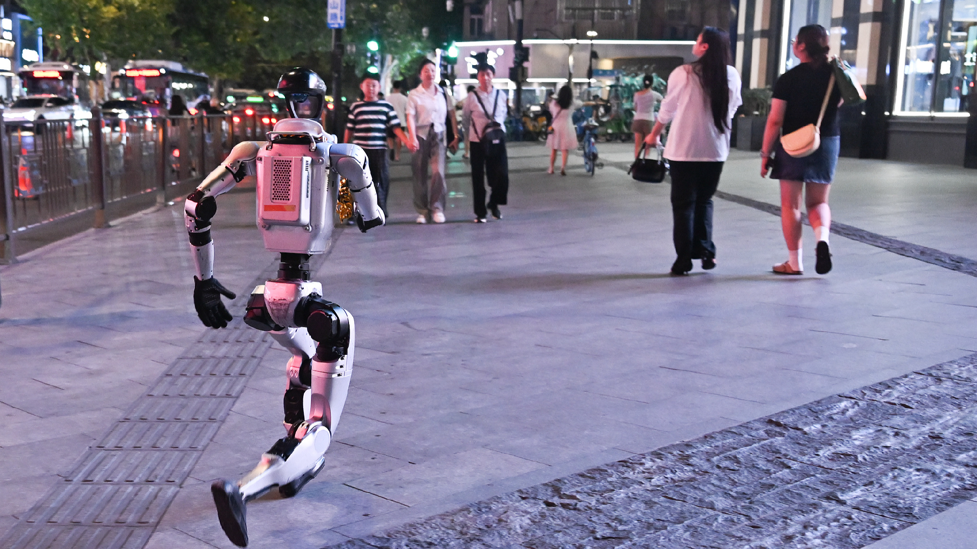 Chinese company unveils humanoid robot powered by GAE model