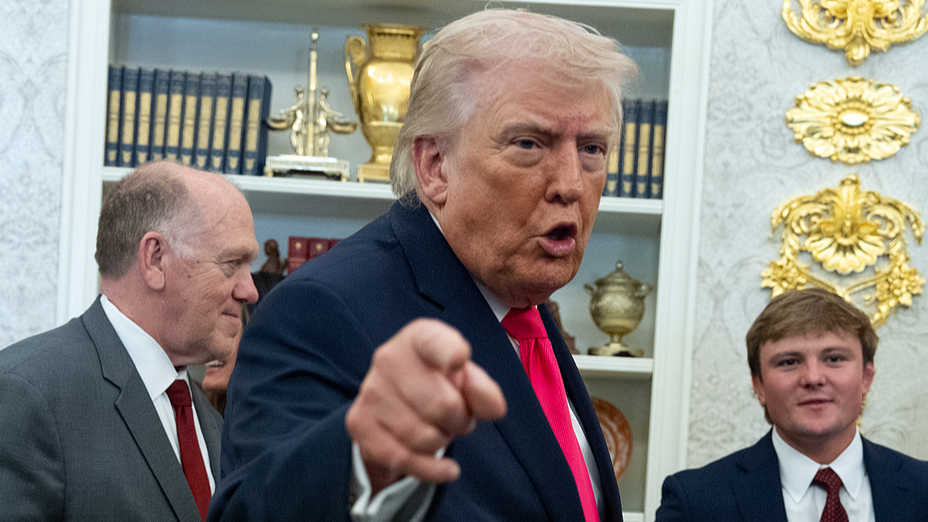 US President Donald Trump speaks with reporters in the Oval Office of the White House, Washington, D.C., US, March 24, 2026. /VCG