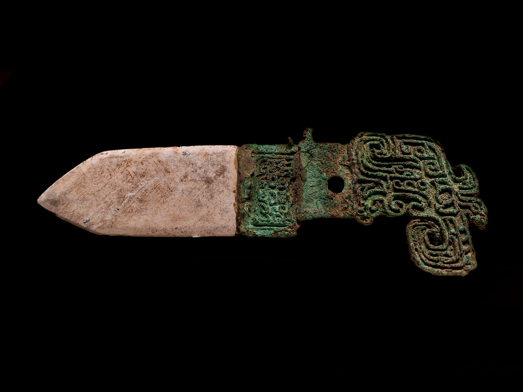 Weapons of ritual: Ceremonial blades, eternal tales