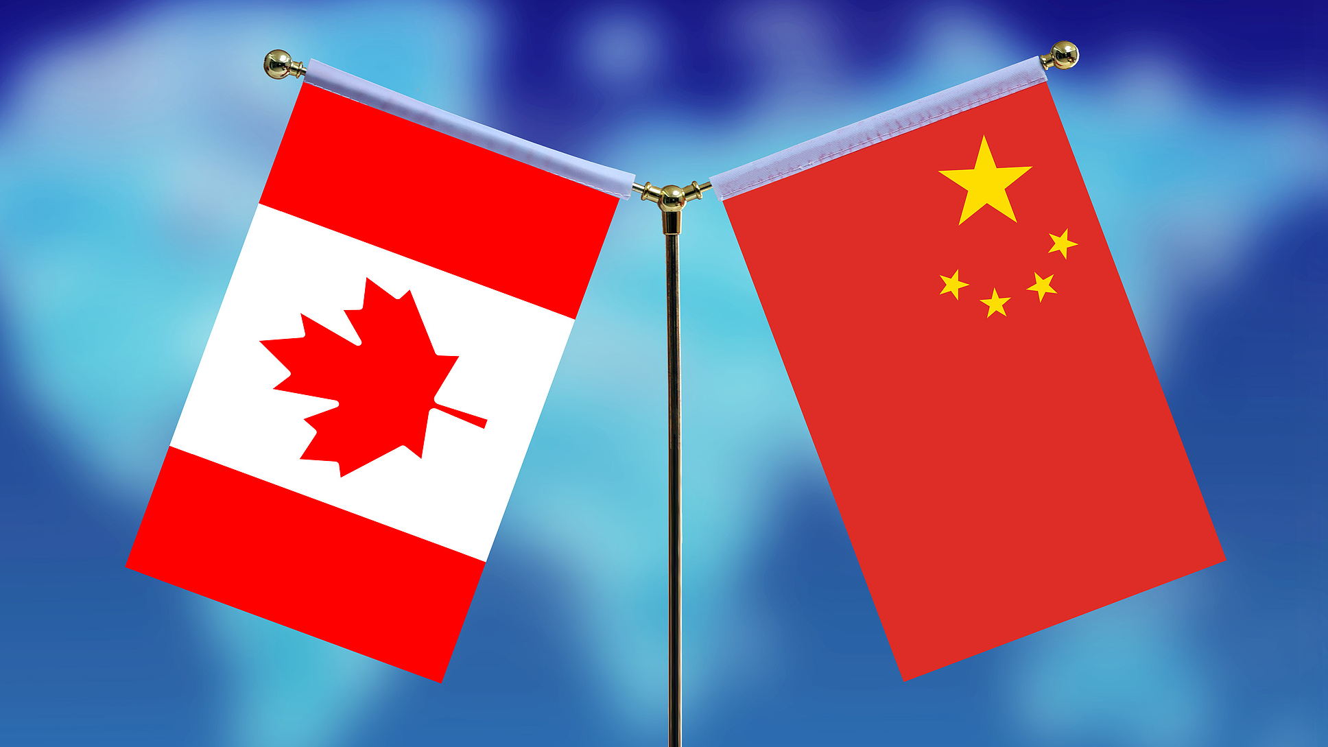 Chinese FM holds phone talks with Canadian counterpart