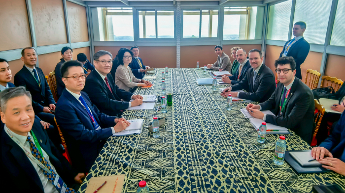 Chinese minister: China and US should avoid 'vicious' competition