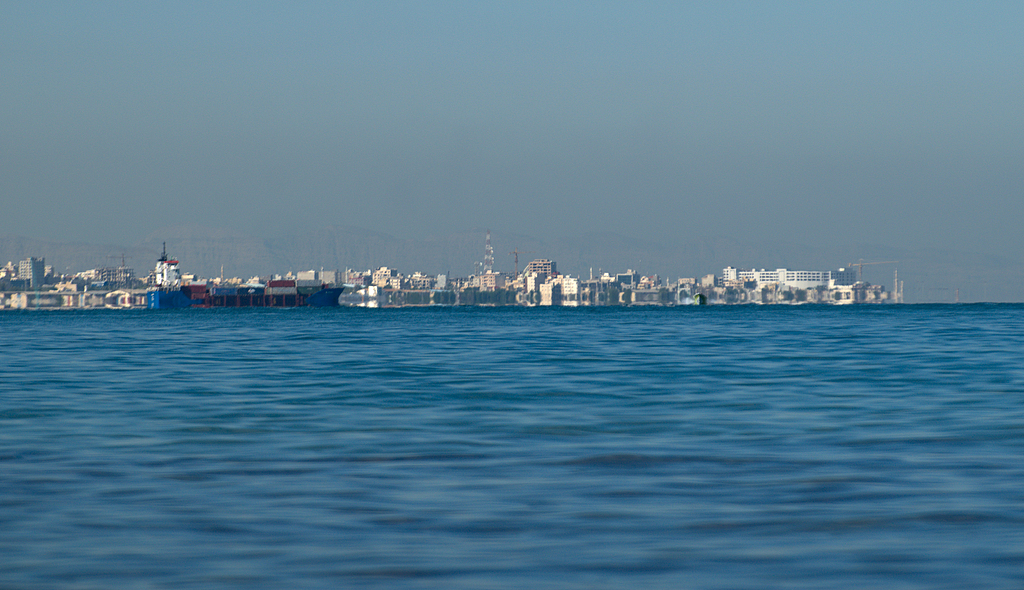 Gulf tensions drive capital toward Singapore and China's Hong Kong