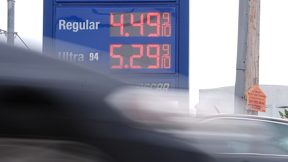 Americans struggling with rising oil prices amid Iran conflict