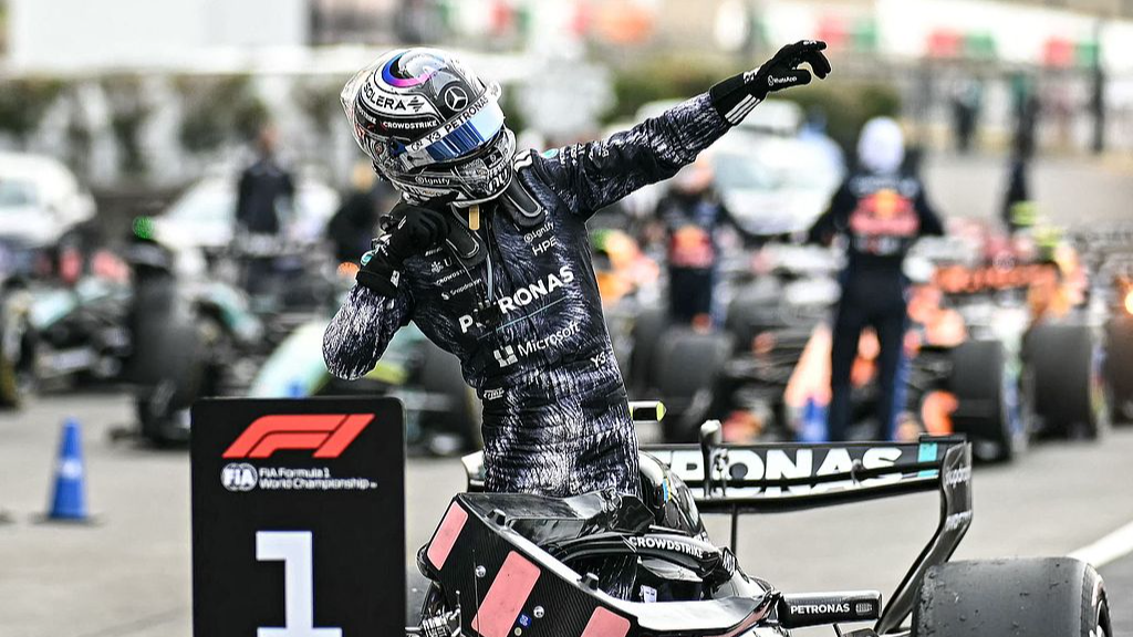 Mercedes driver Kimi Antonelli celebrates after winning the Formula 1 Japanese Grand Prix at the Suzuka Circuit in Suzuka, Japan, March 29, 2026. /VCG