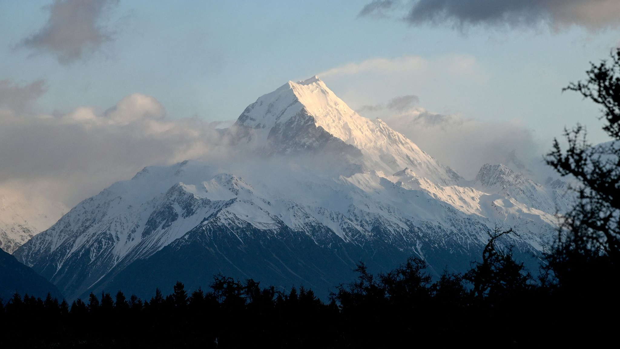 New Zealand glaciers in 'stay of execution,' not melt reversal