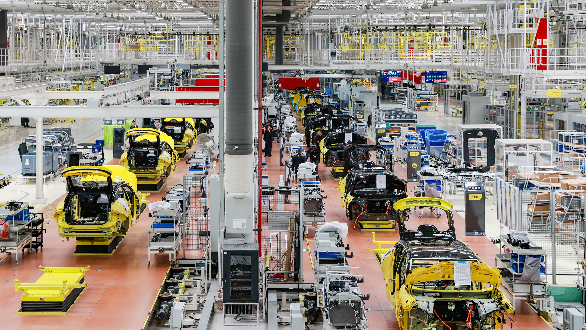 PMI data shows China's economy returning to expansion in March