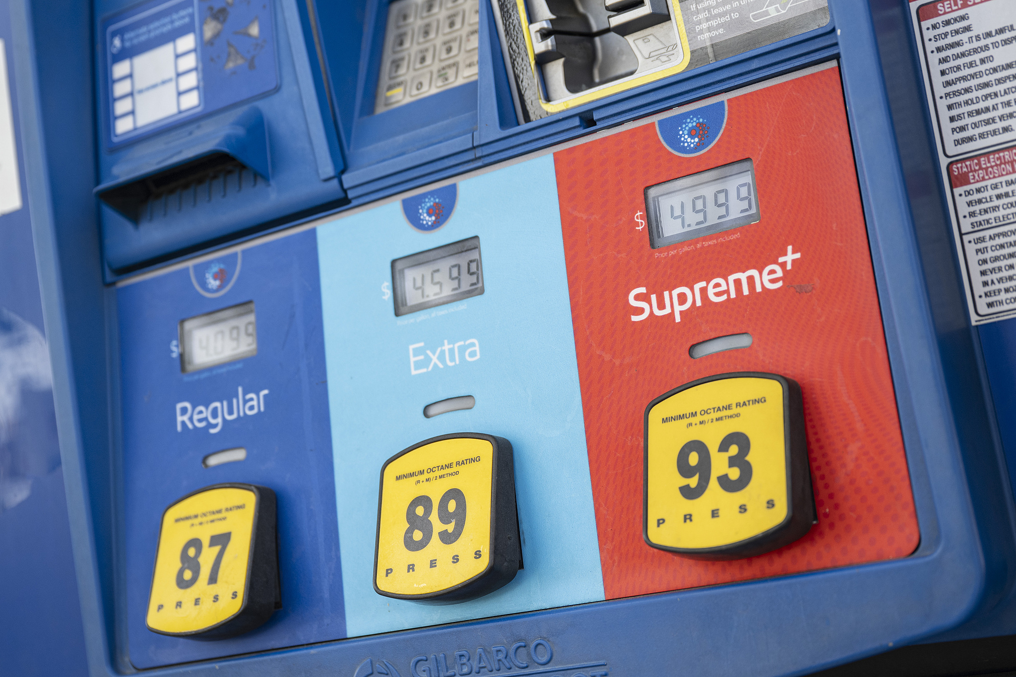 Gas prices exceeding $4 per gallon are displayed at an Exxon station in Arlington, Virginia, US, April 1, 2026. /VCG