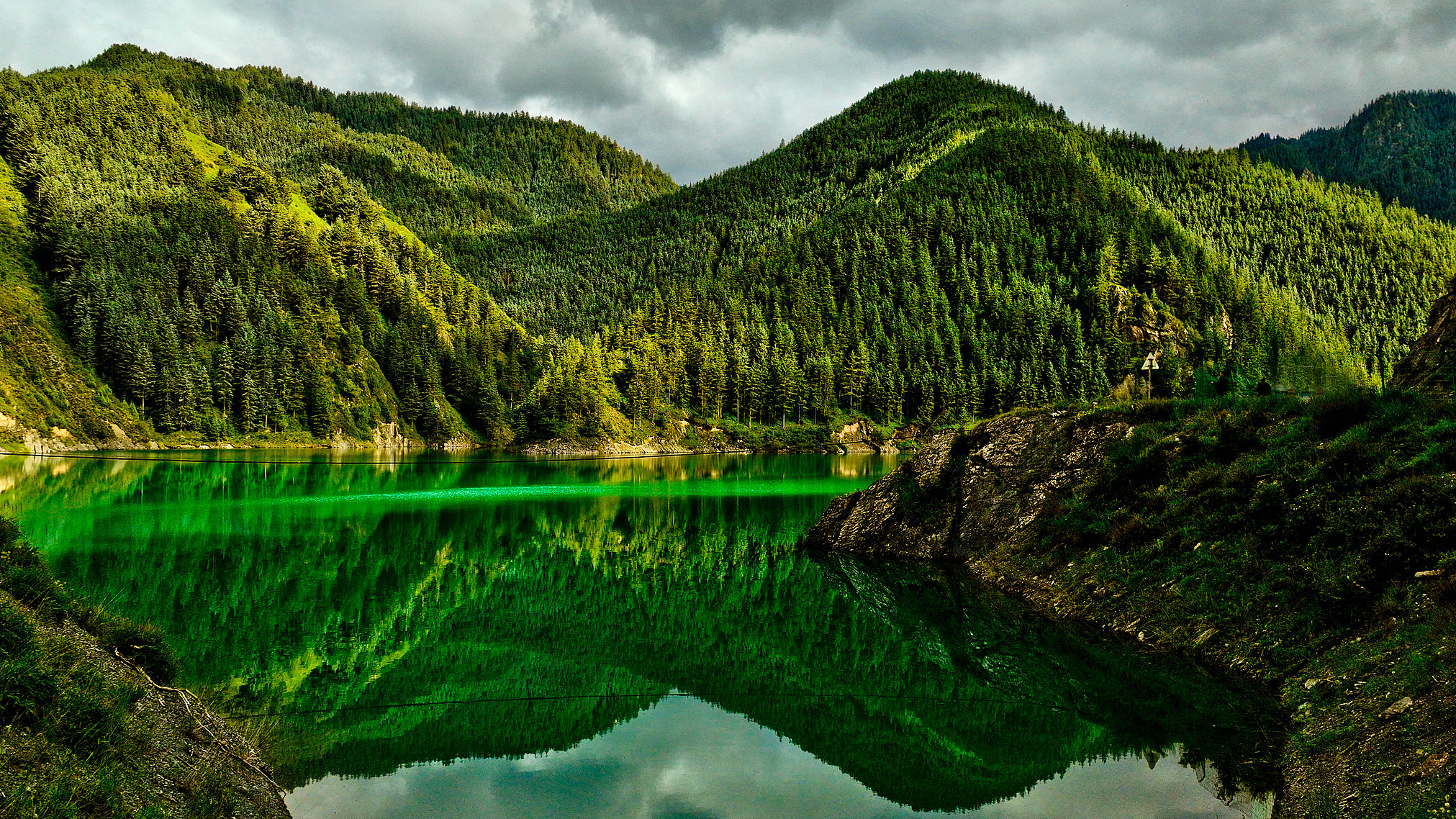 New study helps trace microplastics on 'roof of the world'