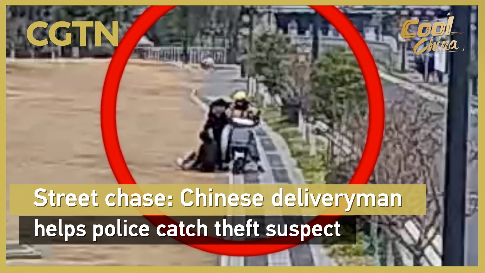 Street chase: Chinese deliveryman helps police catch suspected thief