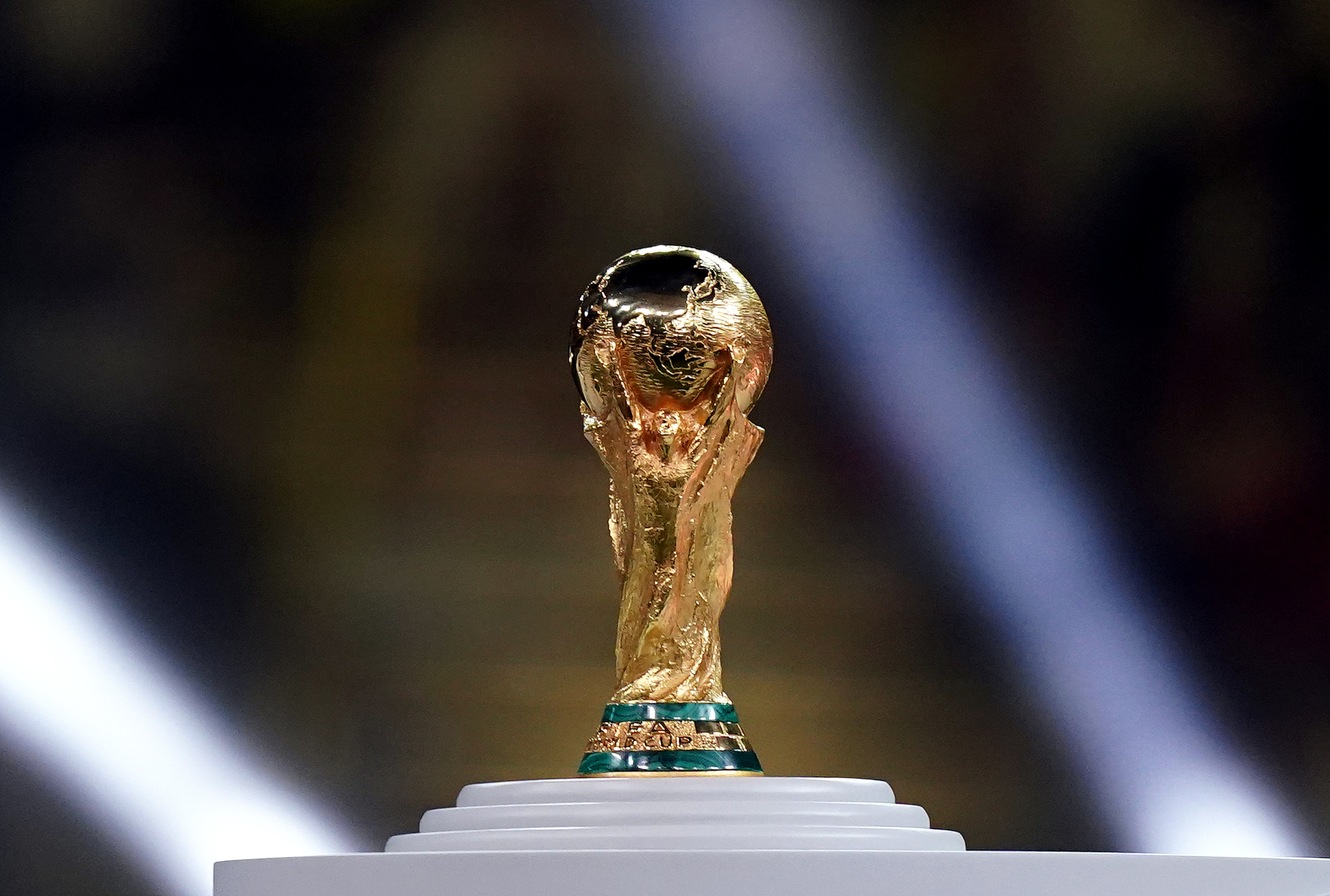 The FIFA World Cup championship trophy on display. /VCG