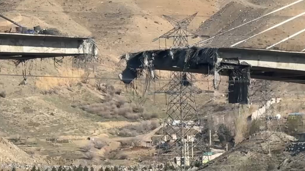 A view of the B1 bridge after US-Israeli attacks in the provincial capital Karaj, Iran, April 4, 2026. /VCG