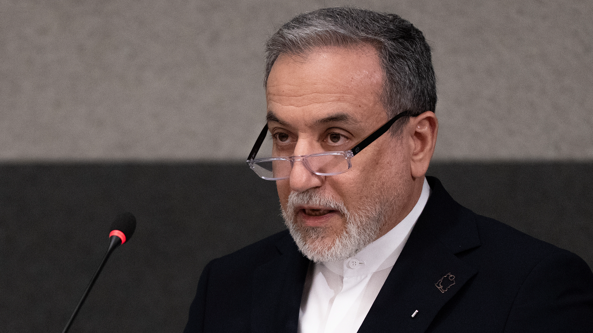 Iran's FM says Tehran seeks 'conclusive, lasting' end to war