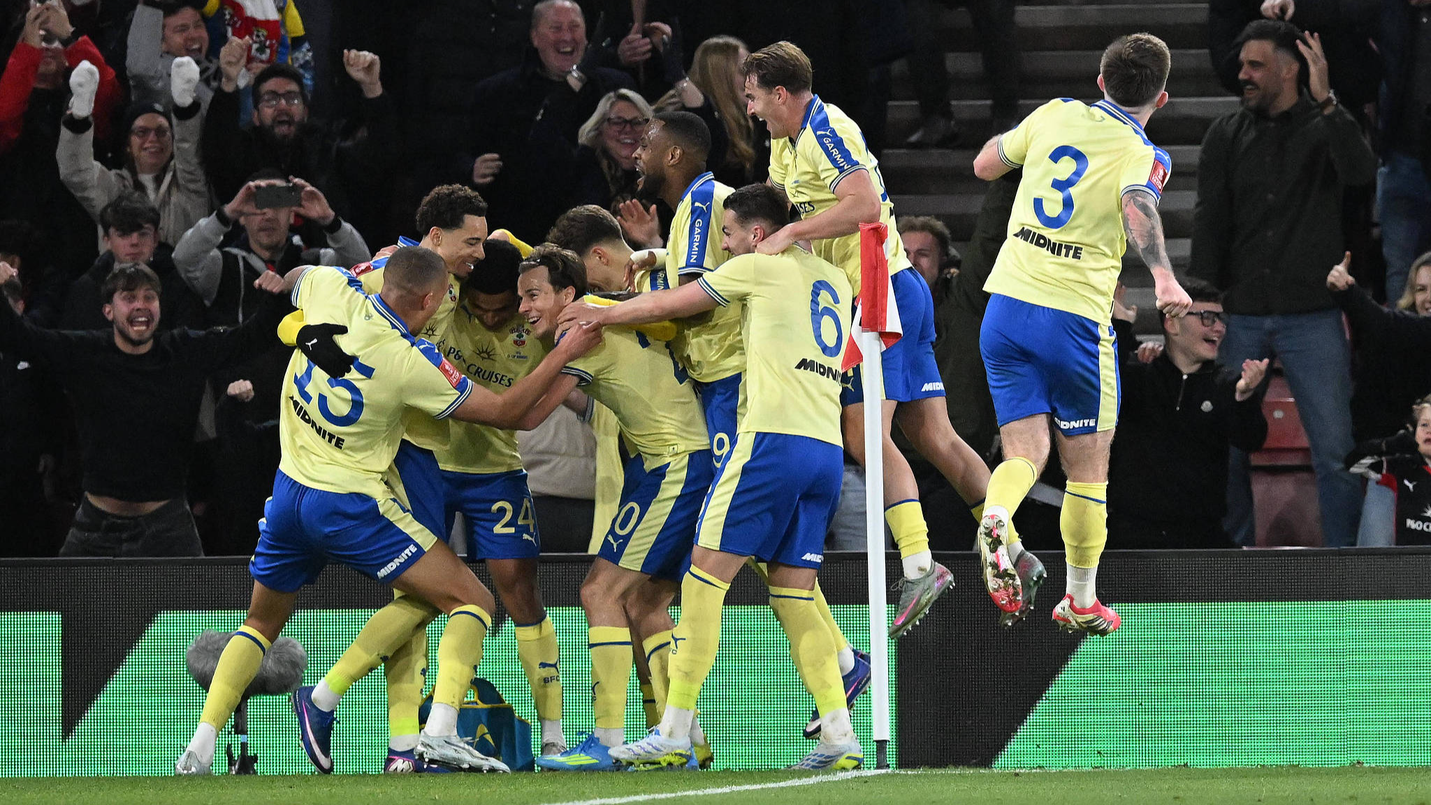 Second-tier Southampton stuns Arsenal 2-1 in FA Cup quarterfinals