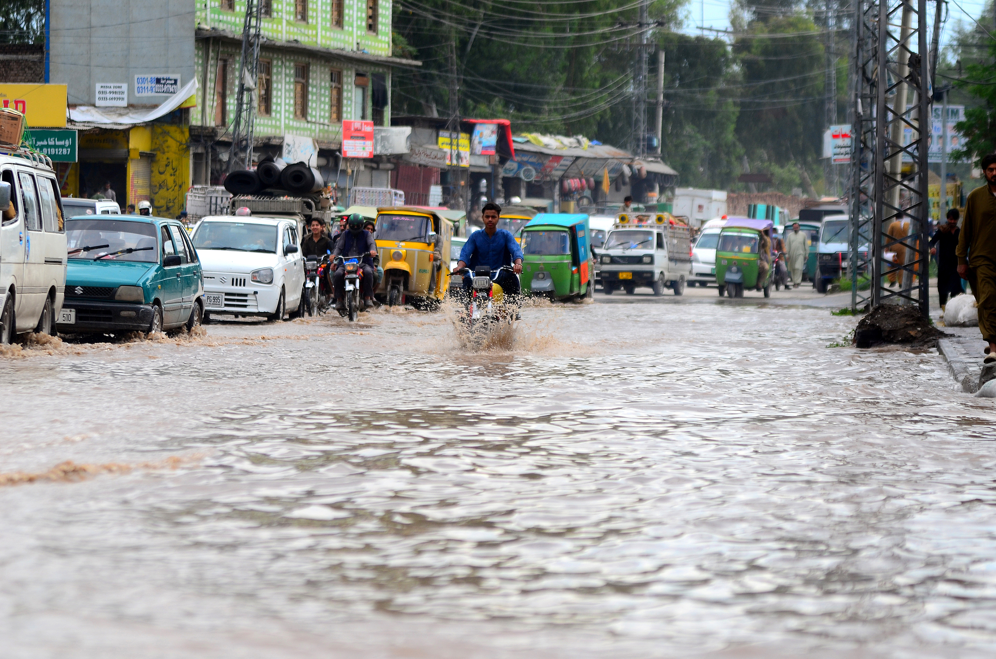 People ride vehicles in Peshawar, Khyber Pakhtunkhwa, Pakistan, April 4, 2026. /VCG