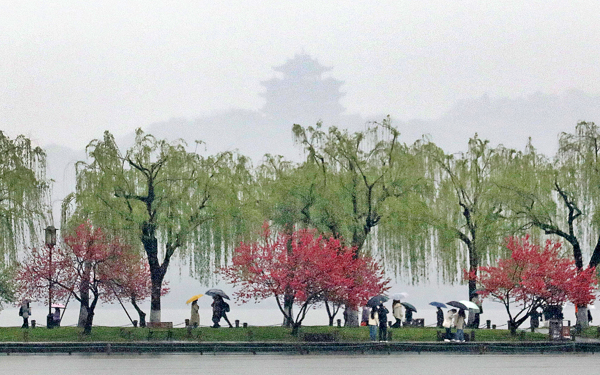 The West Lake in the rain, Hangzhou, Zhejiang Province, east China, March 31, 2026. /VCG
