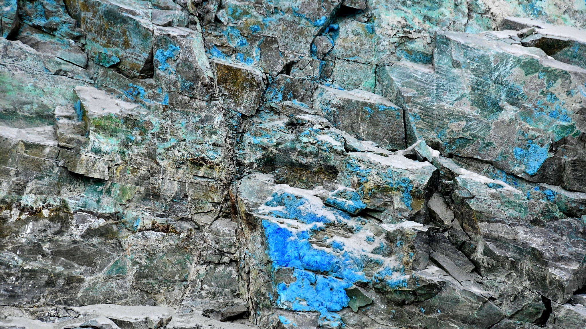 Putin: Russia discovers 276 solid mineral deposits in 2025