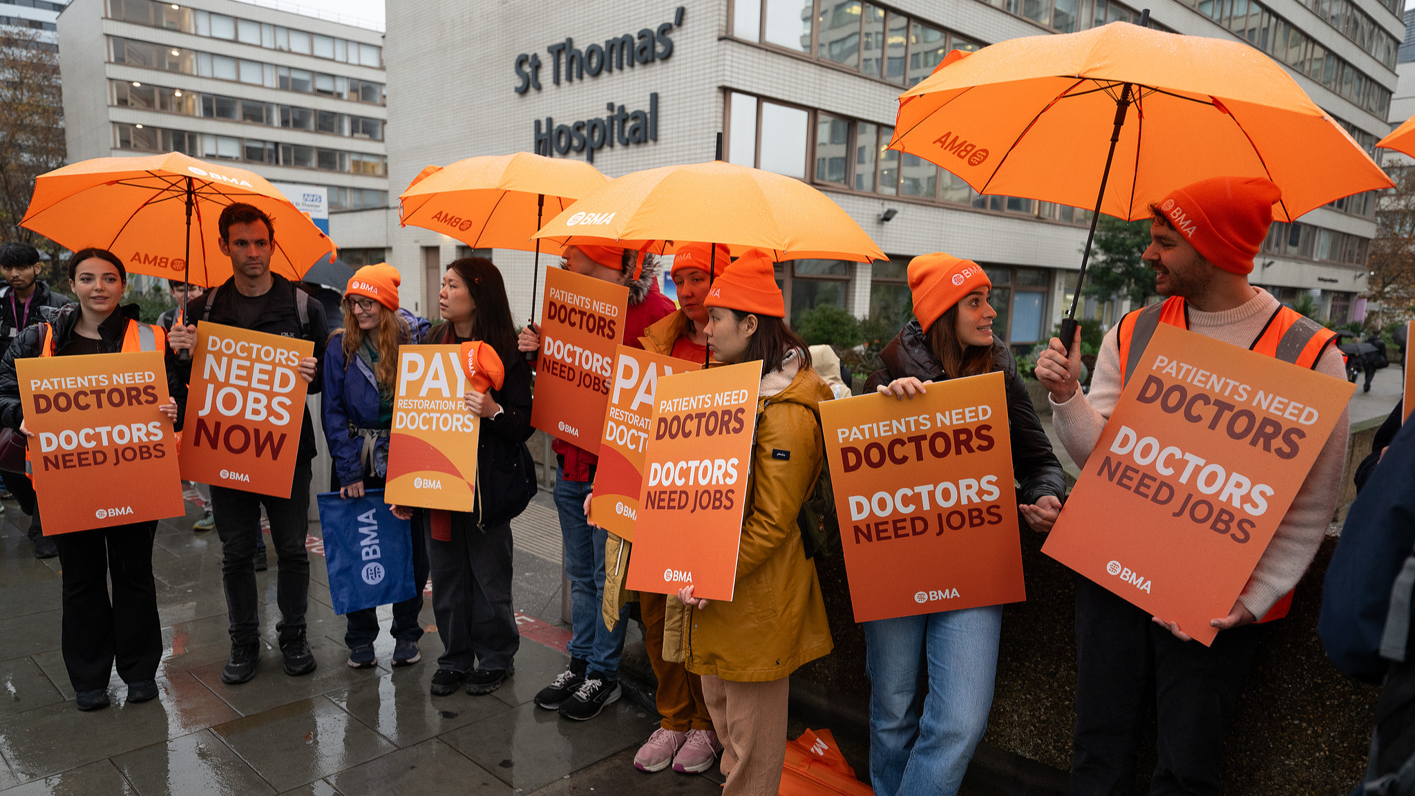 English doctors begin six-day strike after rejecting government's deal