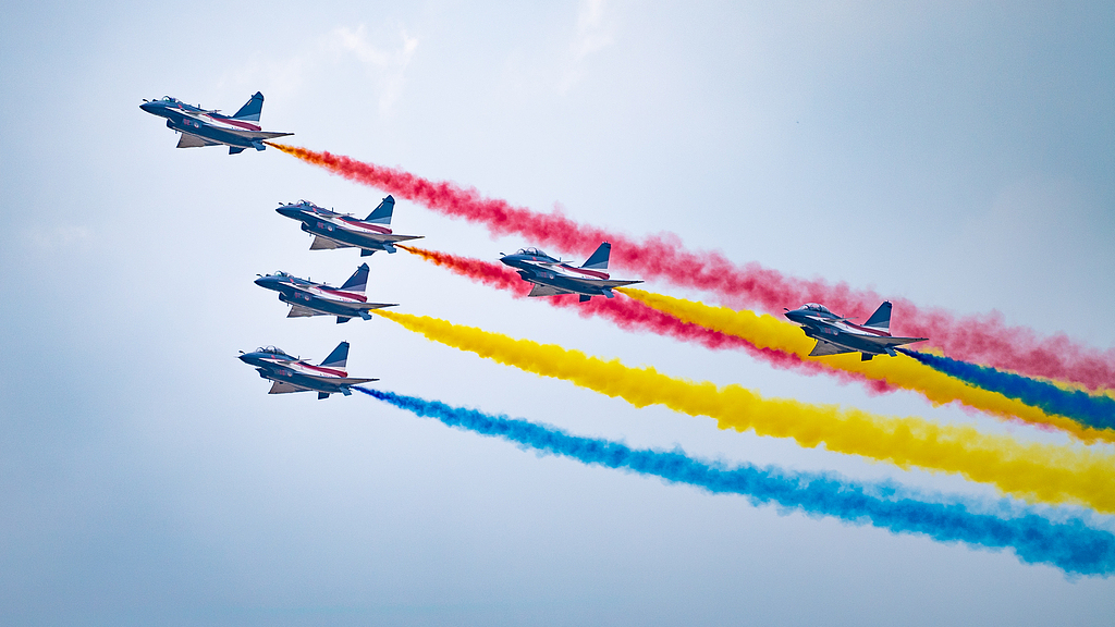 The Bayi Aerobatic Team of the PLA Air Force performs at the 15th China International Aviation and Aerospace Exhibition, south China's coastal city of Zhuhai, Guangdong Province, November 11, 2024. /VCG