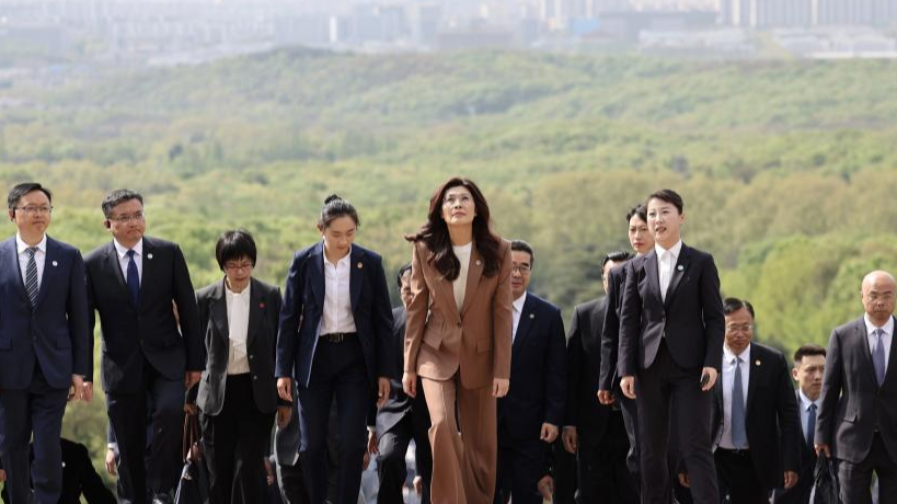 Cheng Li-wun, chairwoman of the Chinese Kuomintang party, leads a KMT delegation to pay homage to the Sun Yat-sen Mausoleum in Nanjing, east China's Jiangsu Province, April 8, 2026. /Xinhua
