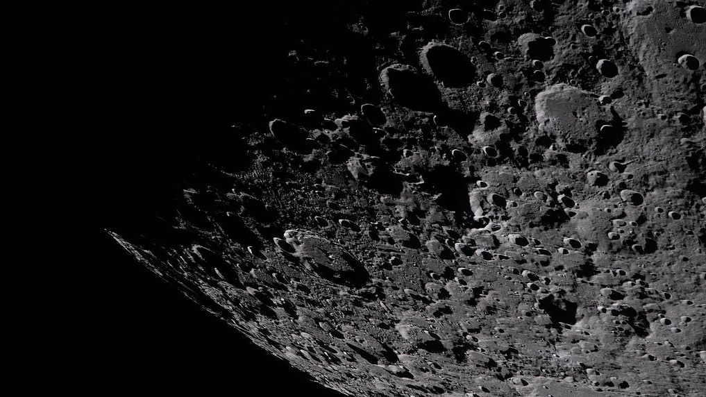 The heavily cratered terrain of the eastern edge of the South Pole-Aitken basin of the moon captured by the Artemis II crew. /VCG