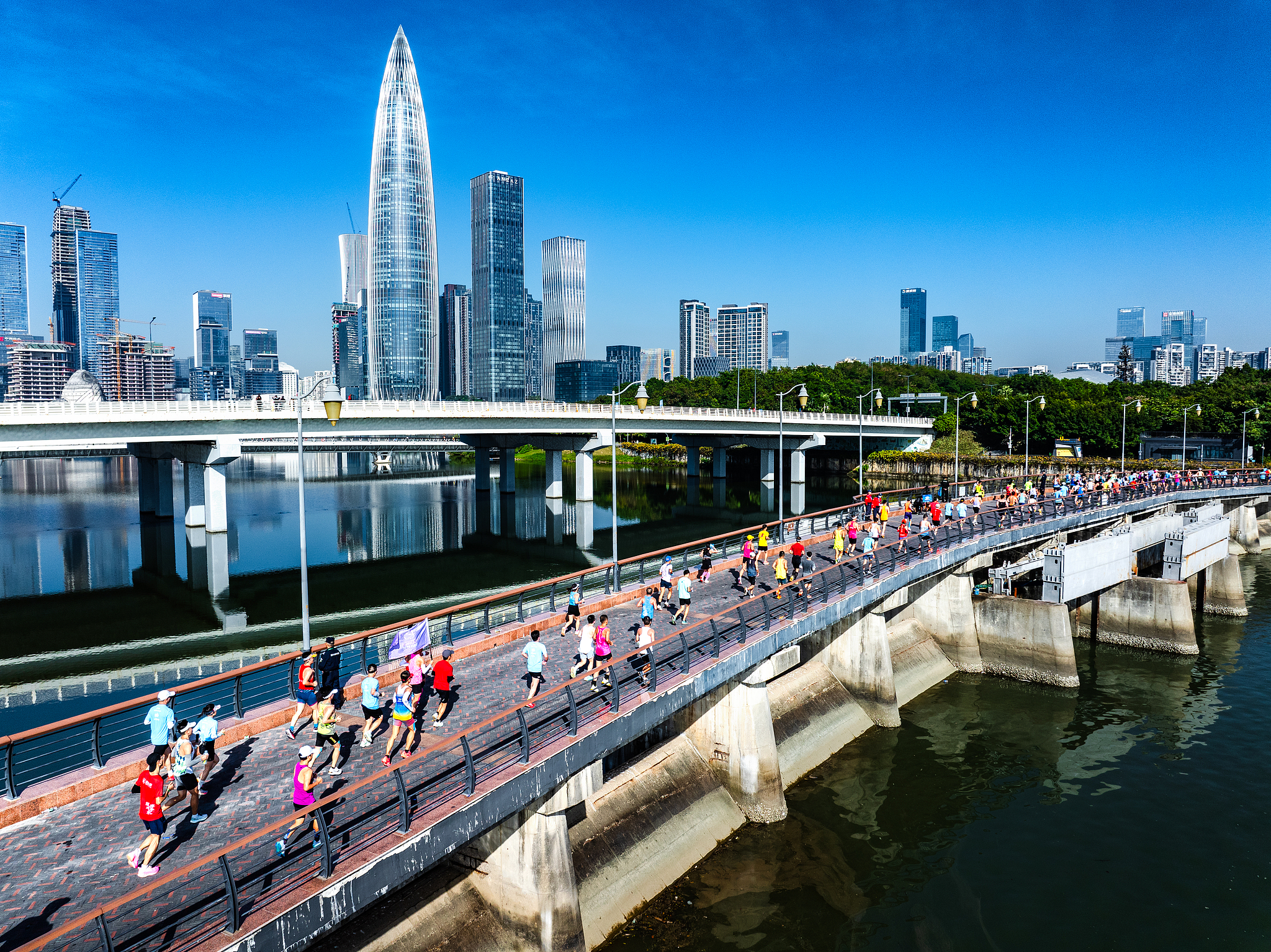 Racing through the heart of one of China's most dynamic economic zones, the Shenzhen Marathon proves that even in a city of steel and glass, the human element remains at the center. /VCG