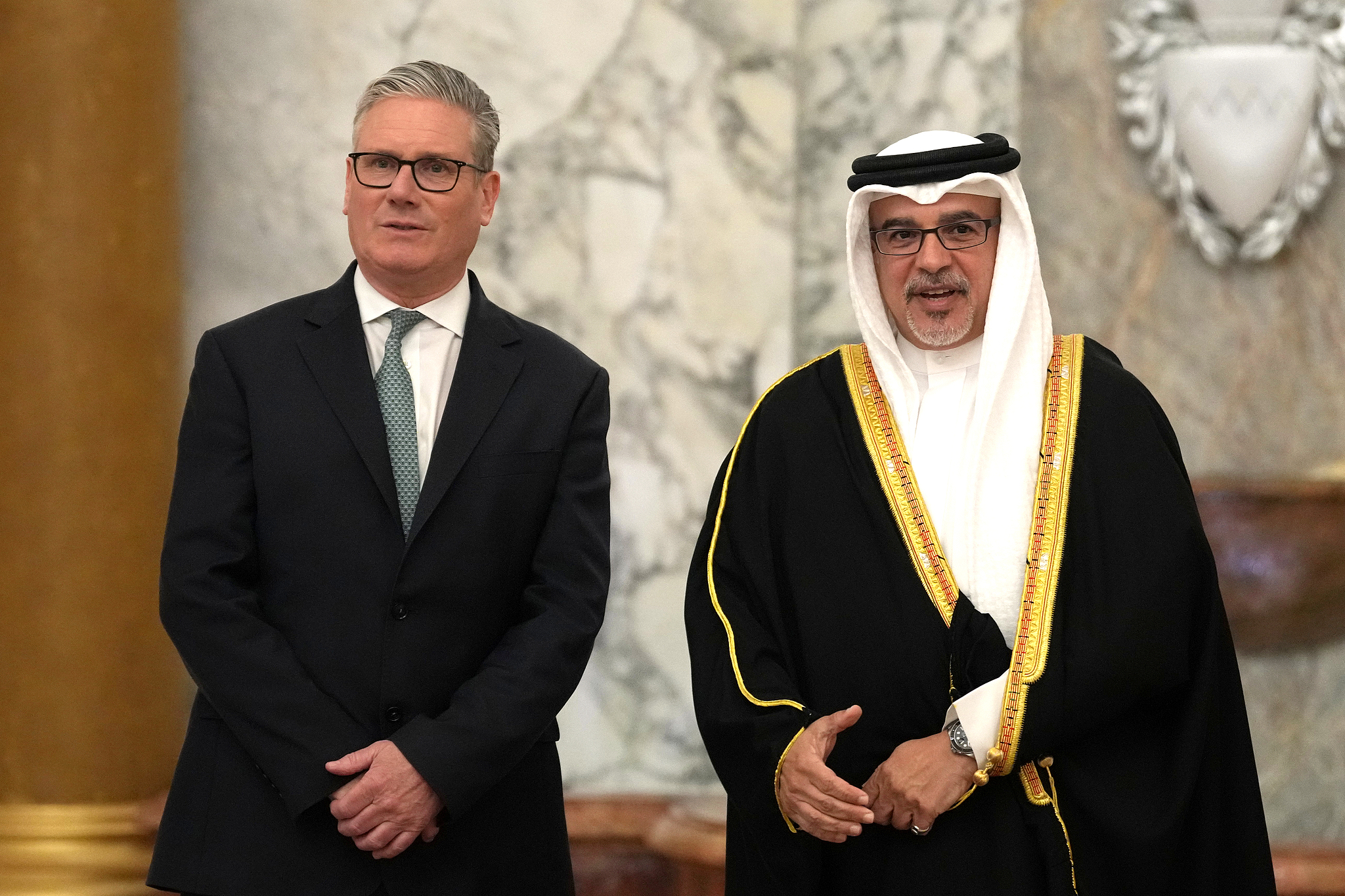 Britain's Prime Minister Keir Starmer (L) meets Bahrain's Crown Prince and Prime Minister Salman bin Hamad Al Khalifa at the Al Sakhir Palace in Bahrain, April 9, 2026. /VCG
