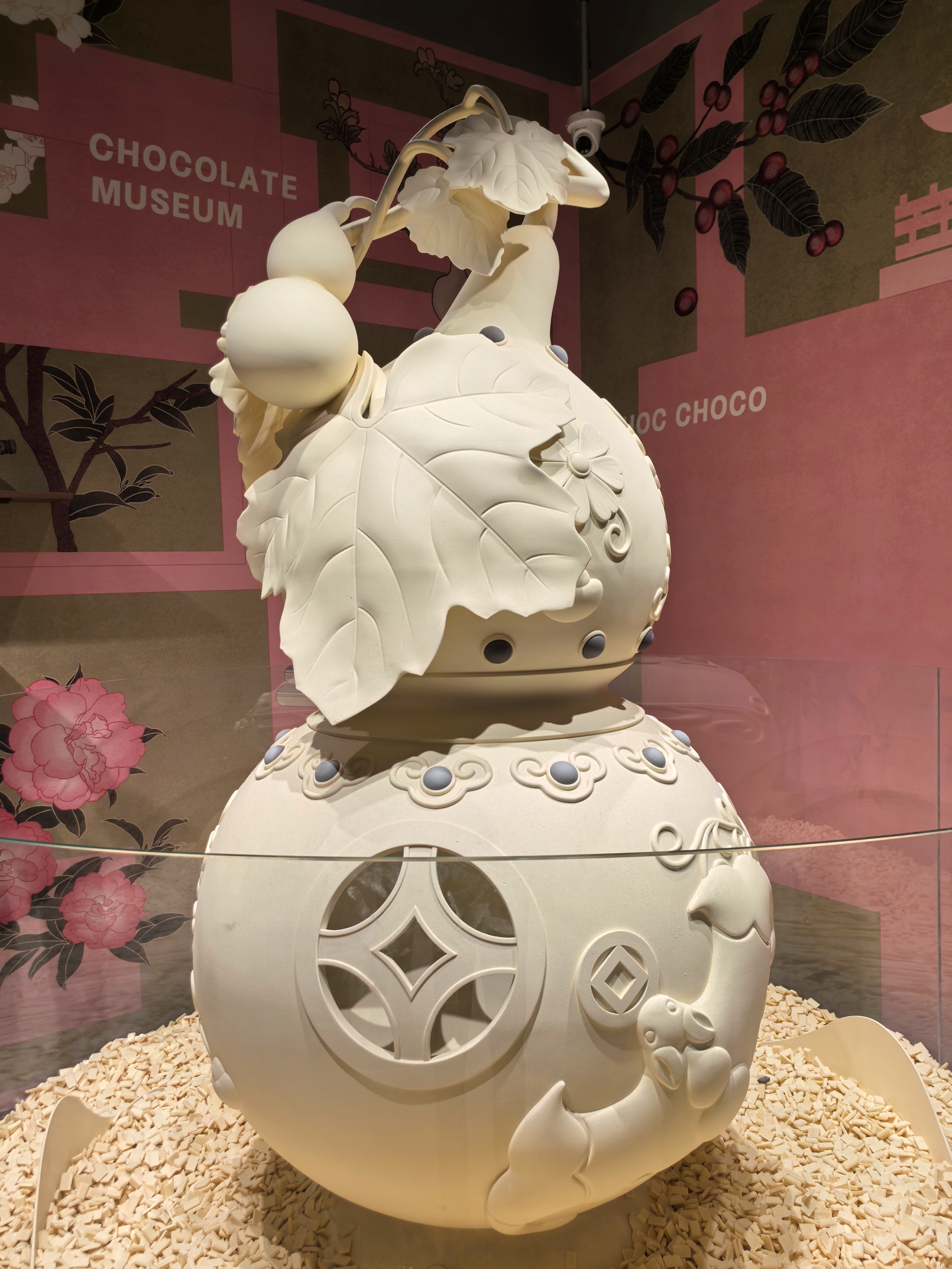  A giant chocolate gourd is seen at a chocolate museum in Beijing on April 6, 2026. /CGTN