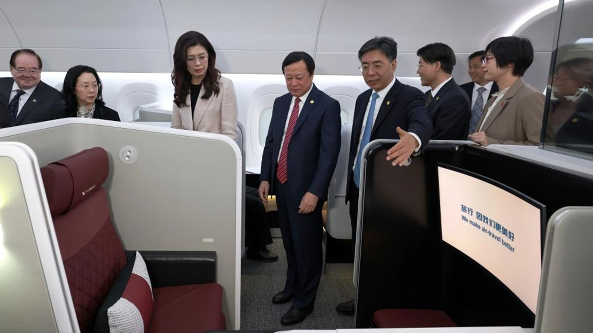 KMT chairwoman Cheng Li-wun leads a KMT delegation in a visit to the Commercial Aircraft Corporation of China in Shanghai, east China, April 9, 2026. /Xinhua