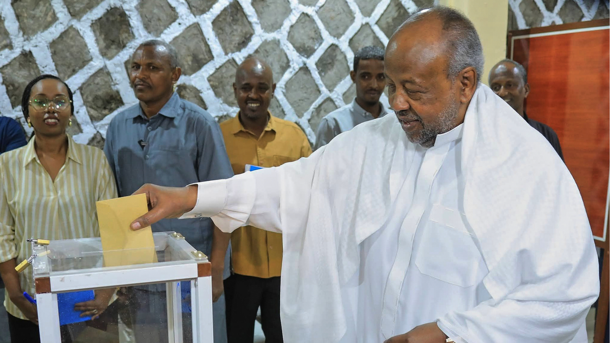 Guelleh claims victory in Djibouti's presidential election